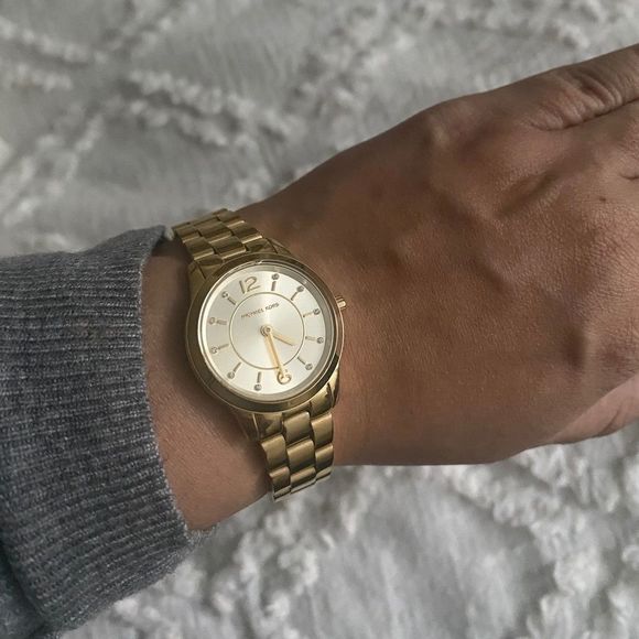 Michael Kors Runway 3-hand Fold Tone 28mm watch - Picture 3 of 5